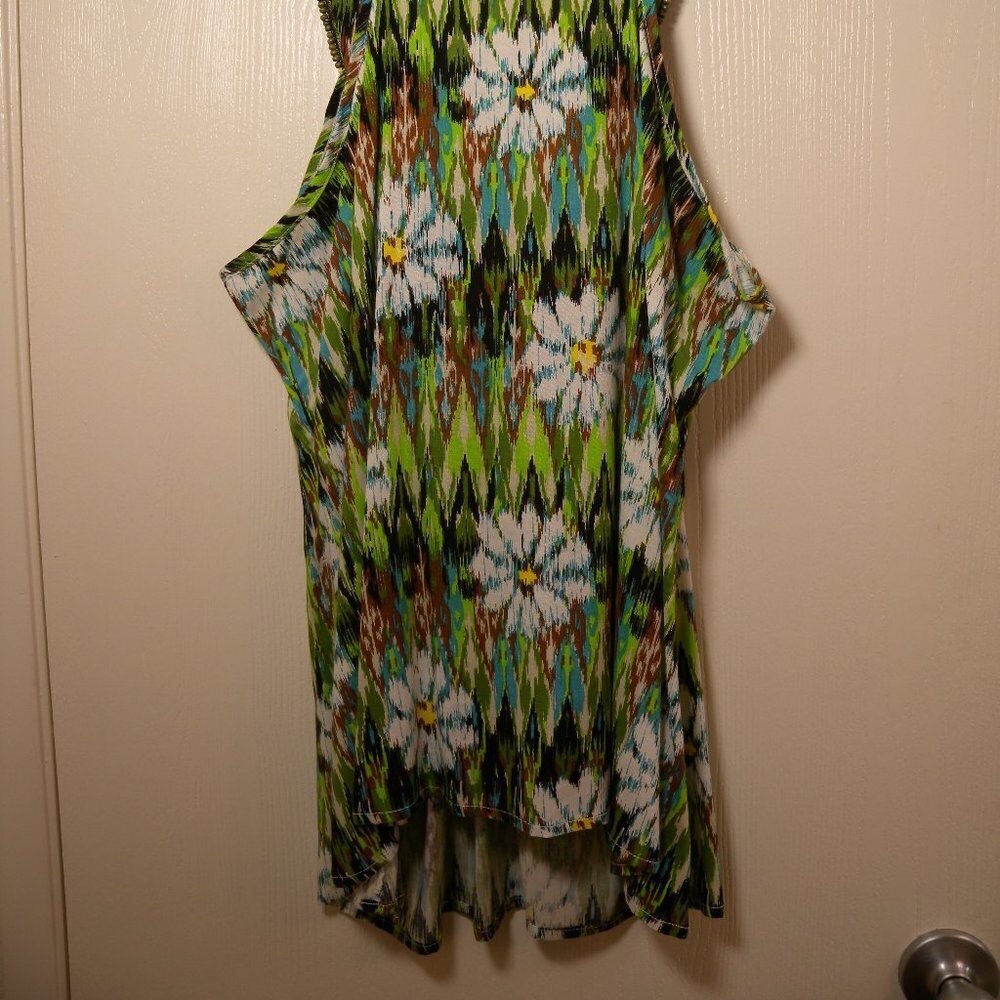 Green Floral Beaded Halter Style Top 1X - Picture 4 of 12